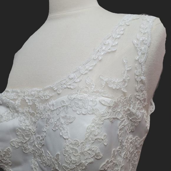 Demetrio's Wedding Dress / Gown - Picture 5 of 9